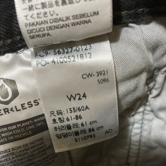 Beautiful Levi's quality clothing premium black color size w24, L - Picture 6 of 6